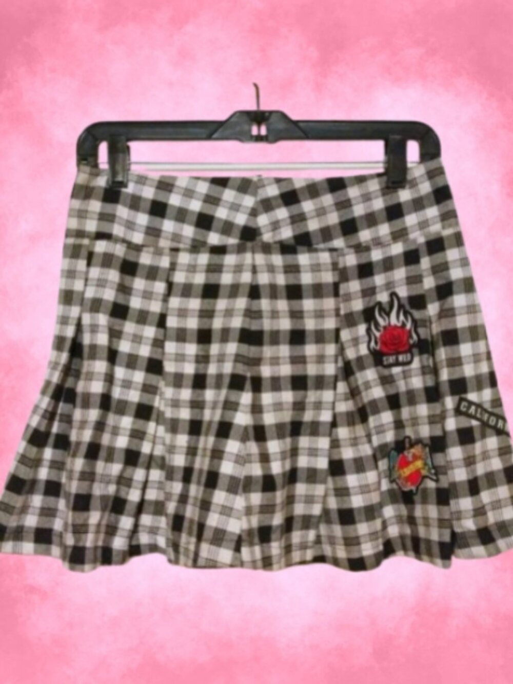 Rue21 Black White Plaid Pleated Skirt M Grunge Punk Alt Streetwear Y2K Patches